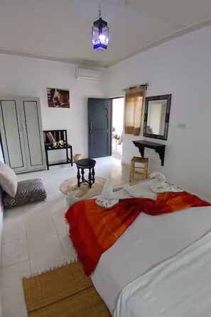 1 bedroom, iron/ironing board, free WiFi, bed sheets - Small cozy Cocoon 1 Bedroom | Heated Pool (Marrakech)
