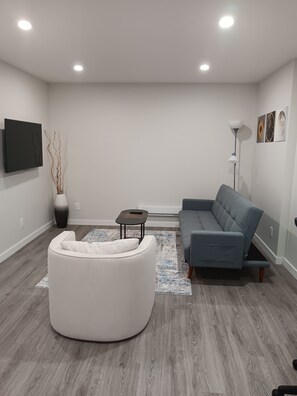 Living area - Pharezy Luxe
Modern 1-Bedroom. Perfect for you. (Regina)