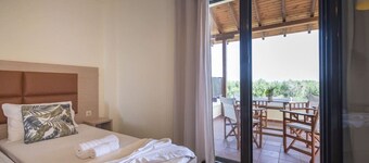 Tres Flores Rose by RentalsPro - Agios Mamas Halkidiki