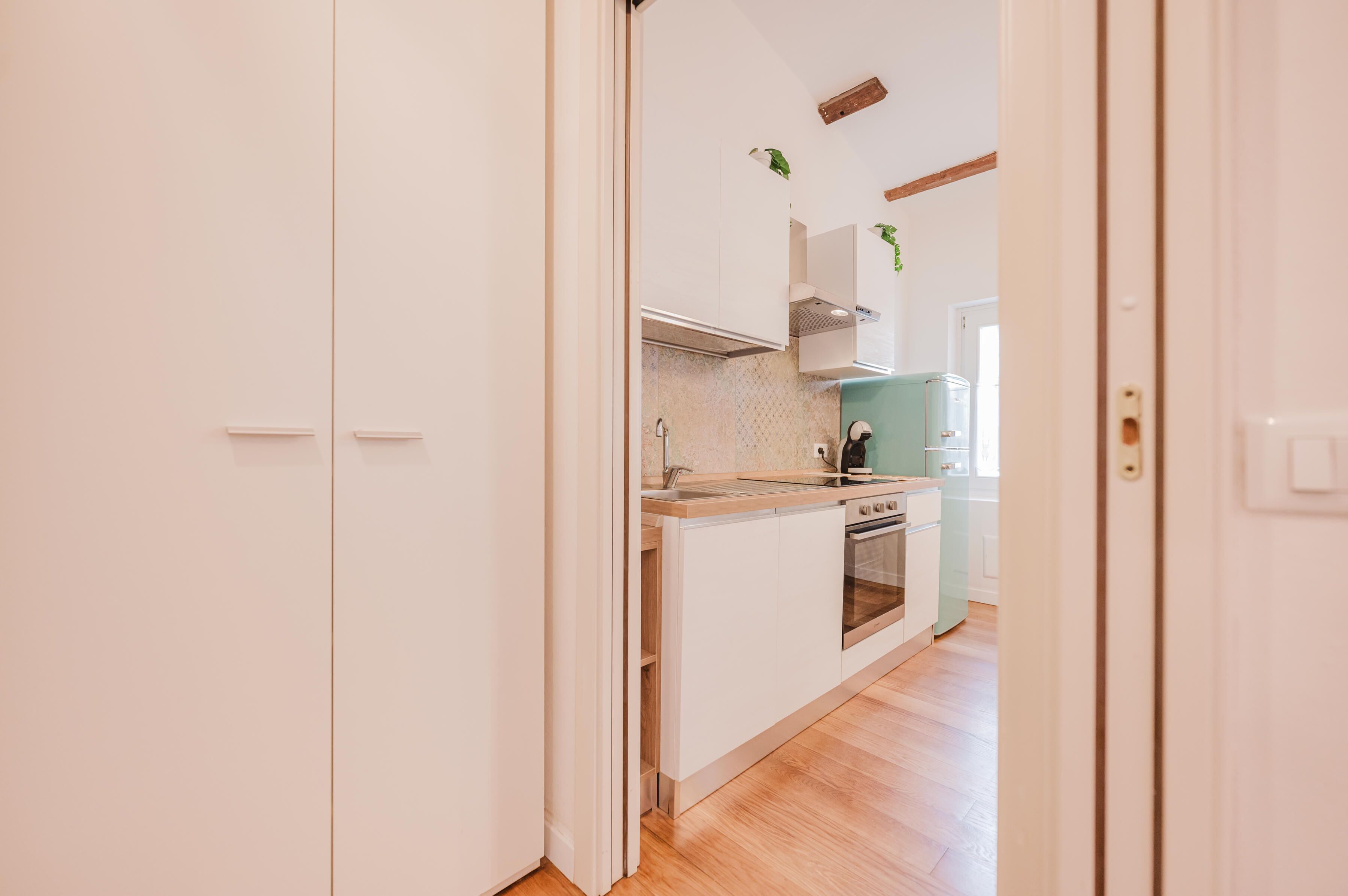 Apartment | Eigene Küche | Kühlschrank, Mikrowelle, Ofen, Herdplatte