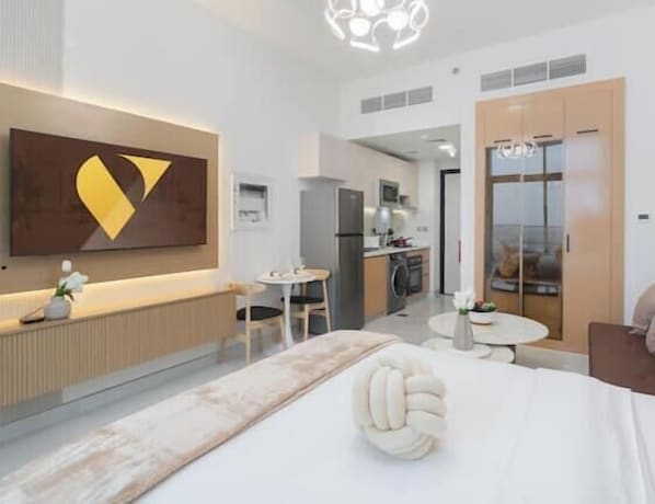 Luxe appartement, balkon, uitzicht op stad