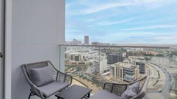 Luxury-Apartment, Balkon, Stadtblick | Blick vom Balkon