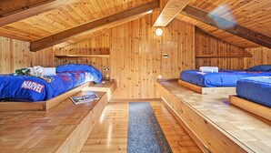 Nhà gỗ Tiêu chuẩn, 2 phòng ngủ, ban công (Casa Maria - Mountain Sports Base) | 2 phòng ngủ 