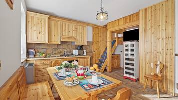 Standaard chalet, 2 slaapkamers, balkon (Casa Maria - Mountain Sports Base) | Privékeuken