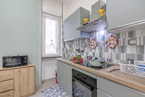 家庭開放式客房 (La Genzianella) | 私人廚房 | 電冰箱、微波爐、烤箱、爐台