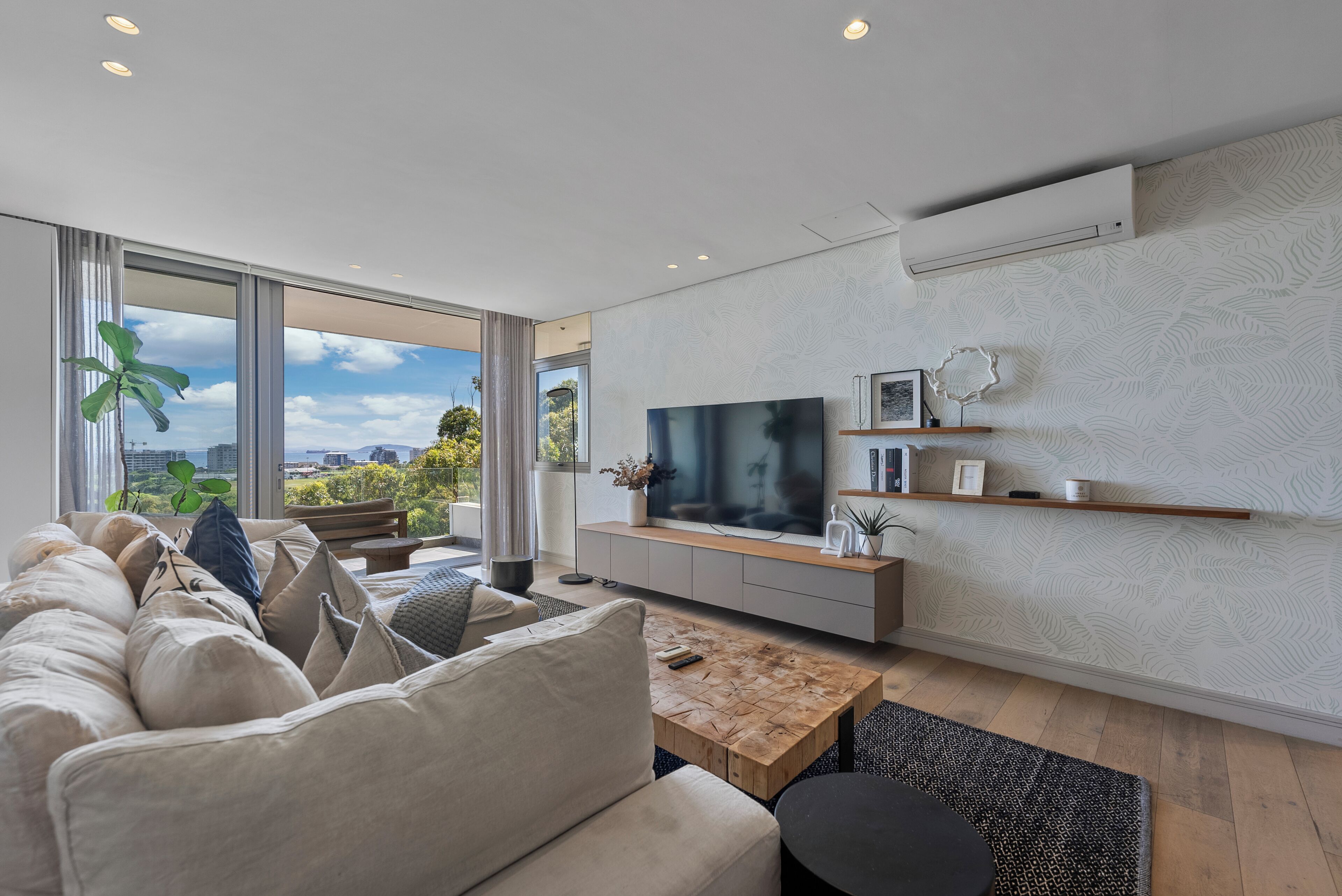 Smart TV, offices