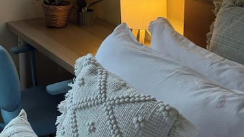 WiFi, bed sheets