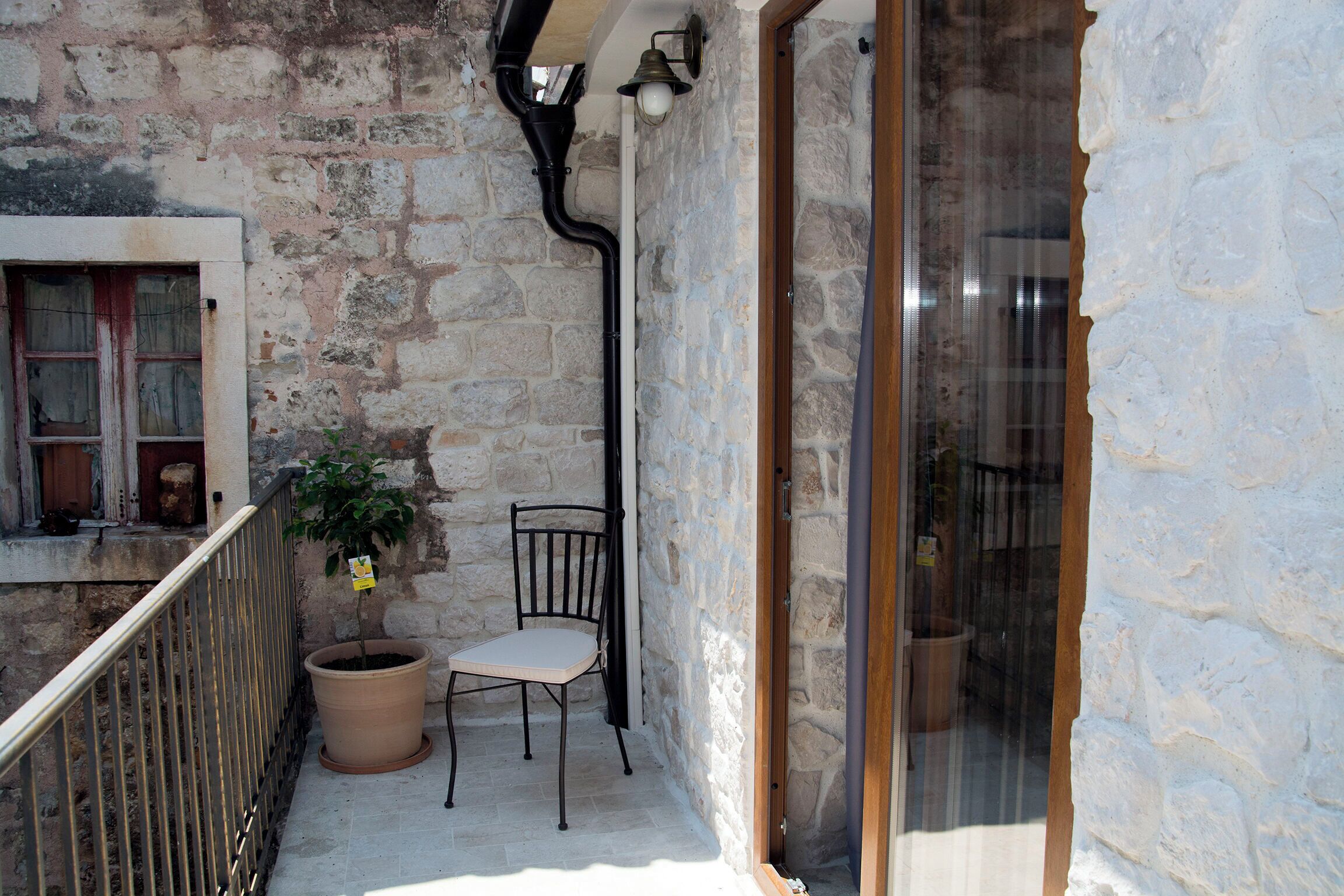 Studio (A1) | Balcony
