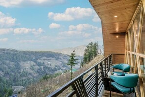 Executive Room, Balcony, Mountain View | Property grounds - The Bagh Kufri (Theog)