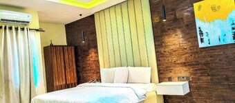 Four Crowns Serviced Apartment