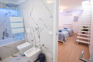Hair dryer - Infinity Blue - Sunny Apartment With The View (Ospedaletti)
