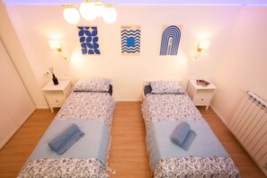 Desk, iron/ironing board, WiFi, bed sheets - Infinity Blue - Sunny Apartment With The View (Ospedaletti)