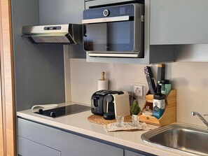Fridge, microwave, oven, stovetop - Lac & Love - Alpine Escape (Crans-Montana)