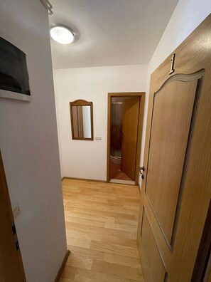 Apartment (A1) | Hallway - Apartments Luka (Omis)