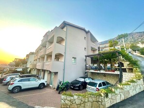 Terrace/patio - Apartments Luka (Omis)