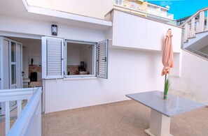 Studio (A1) | Terrace/patio - Apartment Golden Blue sea (Seget)
