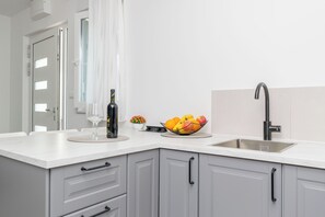 Apartment (A1) | Dapur peribadi | Peti sejuk, ketuhar gelombang mikro, ketuhar, dapur