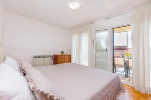 Apartment (A1) | Iron/ironing board, free WiFi - Apartment Jadran (Dugi Rat)