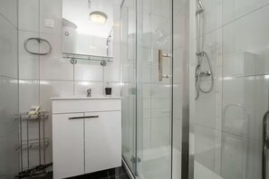 Apartment (A1) | Bathroom | Shower, towels, toilet paper - Apartment Sandy Steps (Split)
