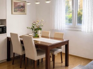 Apartment (A1) | Dining - Apartment Znjan Park and Stay (Split)
