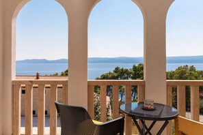 Apartment (A2) | Water view - Apartments White House (Omis)