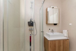 Apartment (A1) | Bathroom - Apartment Beachfront Daria (Split)