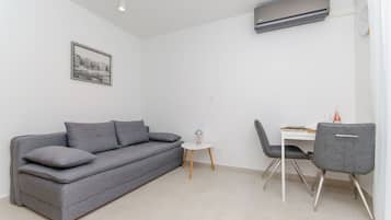 Apartment (A1) | Wohnzimmer | Smart-TV