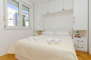 Apartment (A1) | Iron/ironing board, free WiFi - Apartment Beachfront Daria (Split)