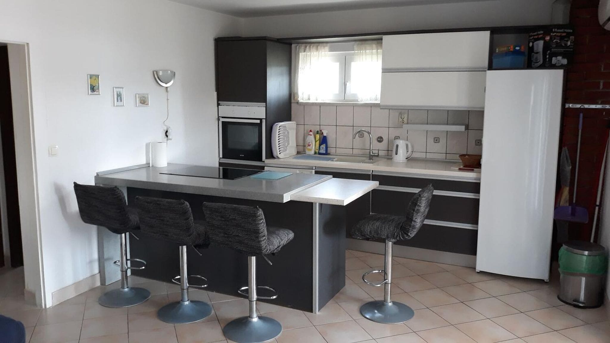 Apartment (A2) | Private kitchen | Fridge, stovetop, electric kettle, cookware/dishes/utensils