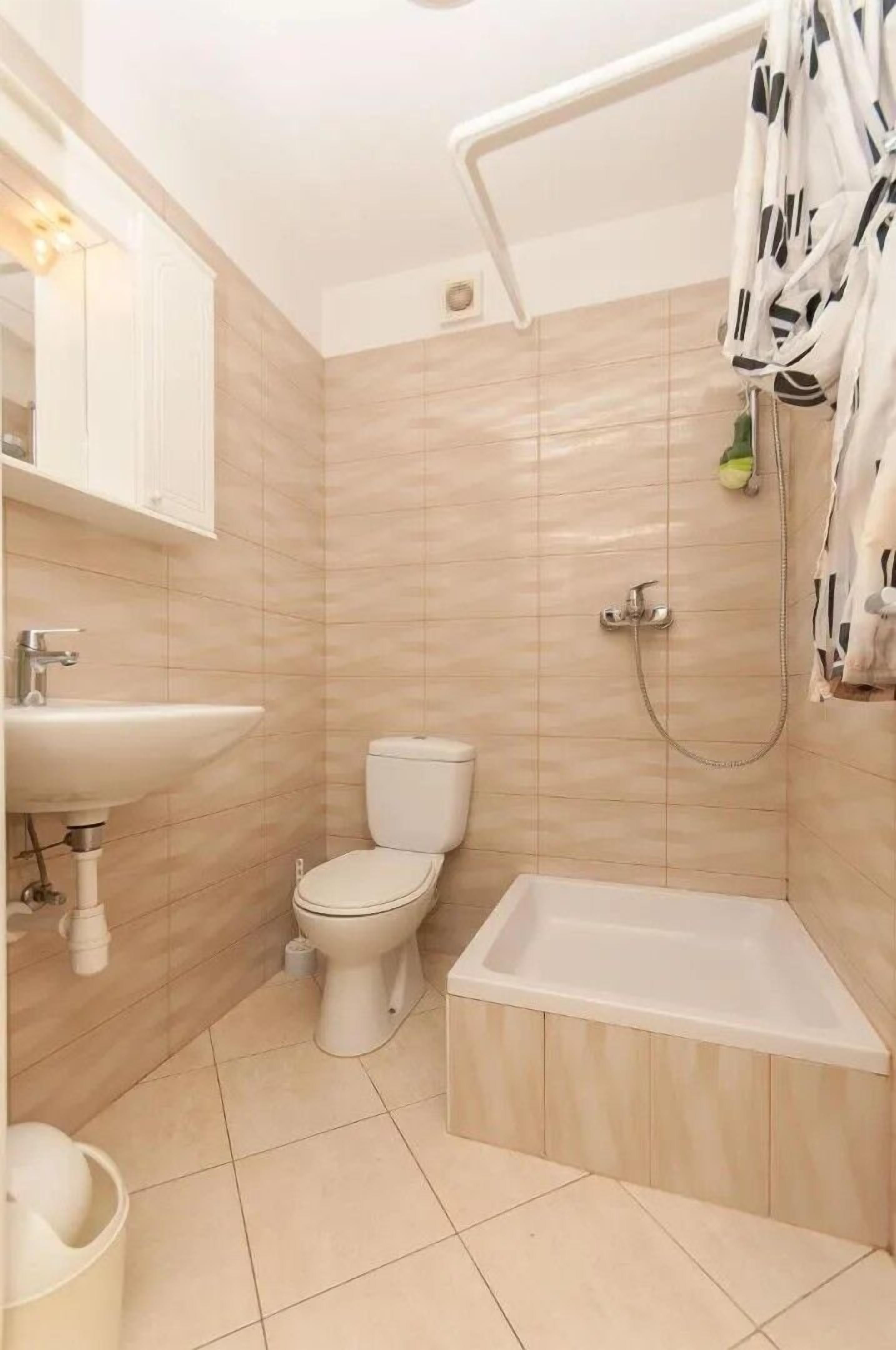Apartment (A1) | Bathroom | Shower