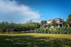 Building design - Villa Flower Garden With Pool (Proložac)