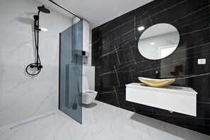 Villa | Bathroom - Villa Serenity With Heated Pool (Proložac)