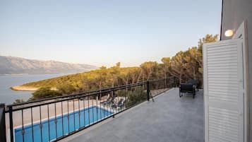 Villa | Balcony