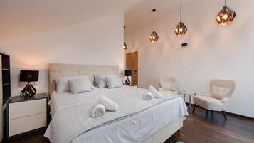 Villa | Iron/ironing board, free WiFi