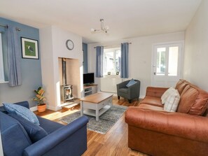 Fireplace - 6 Hunters Green Close, Chinley (High Peak)