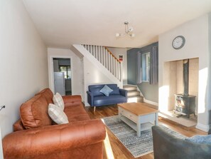 Fireplace - 6 Hunters Green Close, Chinley (High Peak)