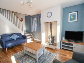 Fireplace - 6 Hunters Green Close, Chinley (High Peak)