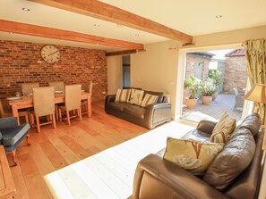 Living area - The Pine, Burgh Le Marsh (Skegness)