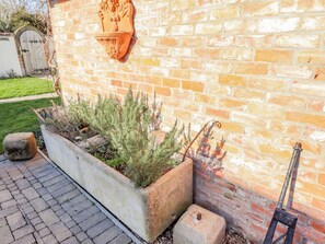 Property grounds - The Pine, Burgh Le Marsh (Skegness)