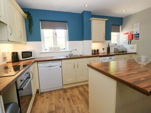 Dishwasher, high chair - Hassop, Matlock - A Charming Retreat (Matlock)
