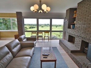 Living area - Pant Golau House, Llanbedr (Llanbedr)