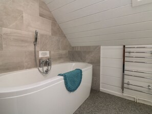 Shower - Holly, Dolton, in Devon. 3 bed (Winkleigh)