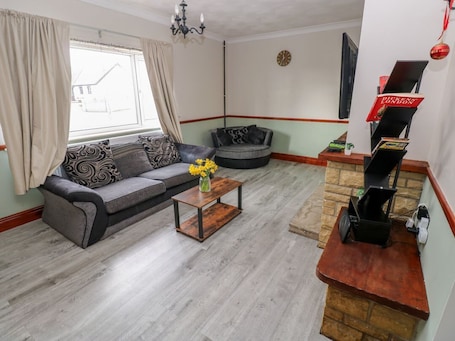 Living area. Maes Hyfryd, Maenclochog