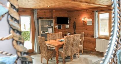 Cedar Retreat Near Stafford Moor Fishery