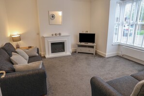 Living area - Jubilee Two Bedroom Bungalow Pet Free (Penrith)