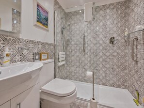 Shower - Muntham Deluxe Apartment 2, Torquay (Torquay)