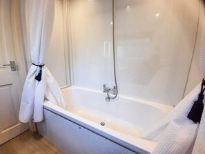 Shower - Bwthyn Ger Afon (Riverplace Cottage), Tanygrisiau (Blaenau Ffestiniog)