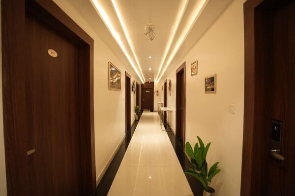 Continente Inn - Faizabad
