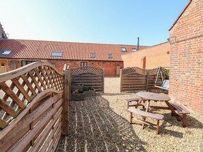Terrace/patio - The Long Barn, Lenwade (Norwich)