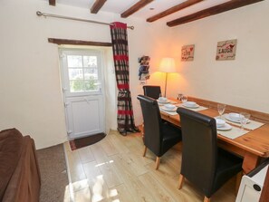 Dining - Carthouse Cottage, Maenclochog (Clarbeston Road)